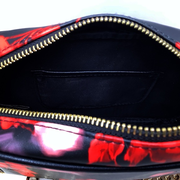 {Victoria’s Secret} Red Rose Pattern Cross Body - Picture 7 of 9